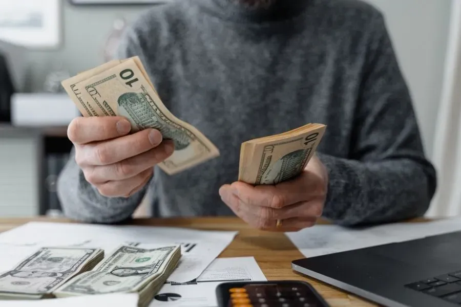 Tips to save cost when selling on Etsy.webp